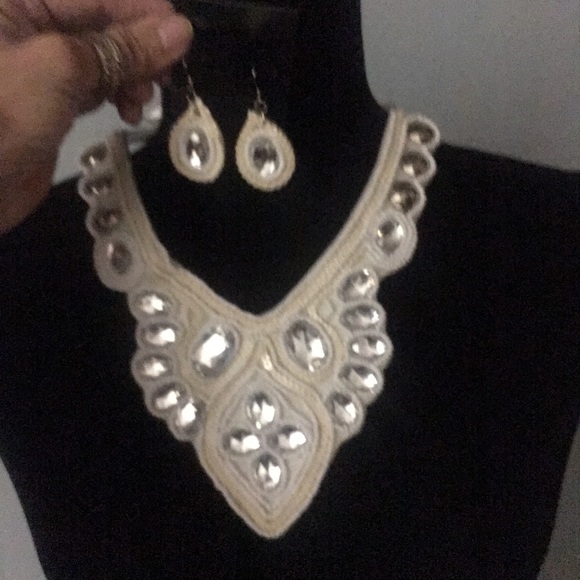 Necklace and earrings - Picture 2 of 2